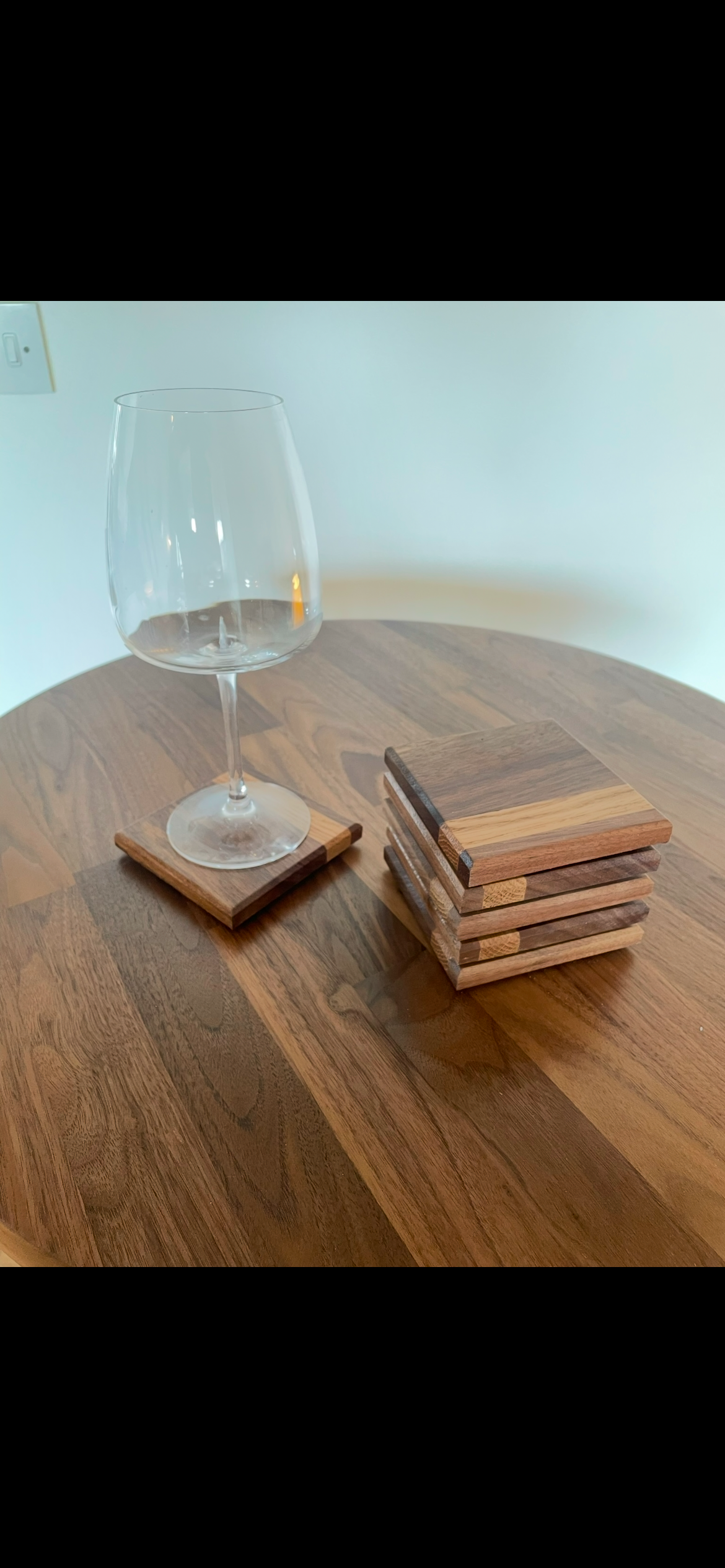 “Set of 4 Walnut Drinks Coasters with Oak Inlay – Handcrafted Elegance”